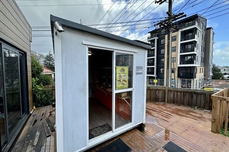 Photo of property in 1/174 Lake Road, Northcote, Auckland, 0627