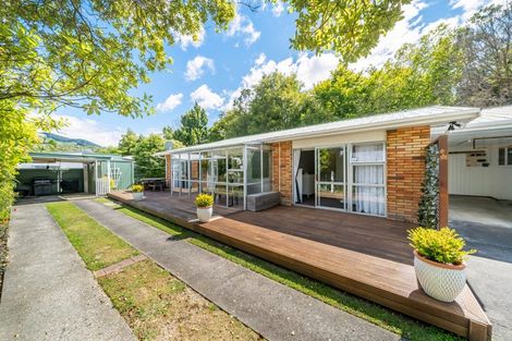 Photo of property in 2/22 Burns Grove, Trentham, Upper Hutt, 5018
