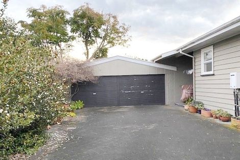 Photo of property in 22 Braid Road, St Andrews, Hamilton, 3200