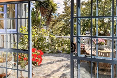 Photo of property in 17 Dale Road, Raumati South, Paraparaumu, 5032