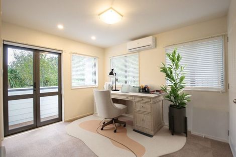 Photo of property in 2/75 Clovelly Road, Bucklands Beach, Auckland, 2012