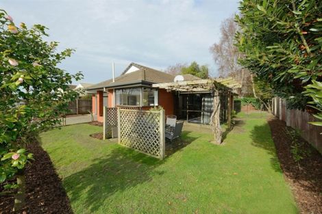 Photo of property in 2/39 Greenock Street, Redwood, Christchurch, 8051