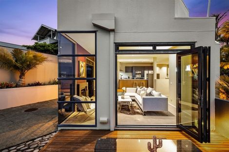 Photo of property in 11 Waimana Avenue, Northcote Point, Auckland, 0627