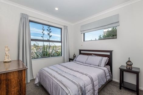 Photo of property in 16 Westerley Place, Long Bay, Auckland, 0630