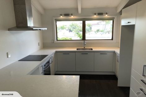 Photo of property in 10 Rosedale Place, Avonhead, Christchurch, 8042