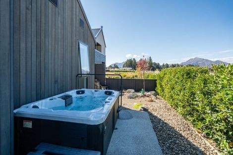 Photo of property in 40 Glen Dene Crescent, Wanaka, 9305