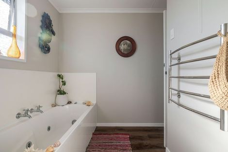 Photo of property in 6 Drury Street, Cloverlea, Palmerston North, 4412