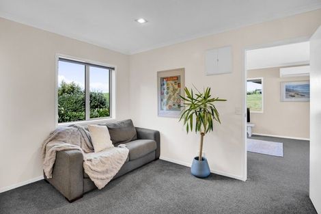 Photo of property in 40 Hobart Drive, Spotswood, New Plymouth, 4310