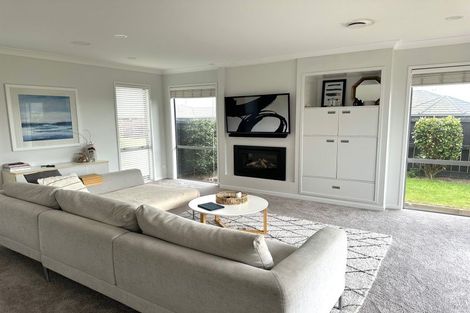 Photo of property in 32 Owhatiura Drive, Lynmore, Rotorua, 3010