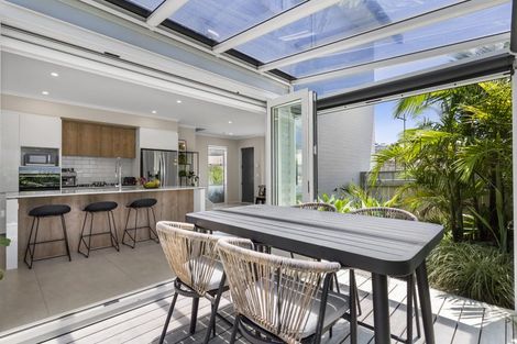 Photo of property in 23 Kukuwai Avenue, Red Beach, 0932