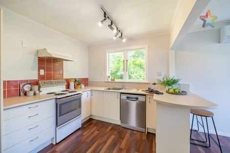 Photo of property in 7 Zeala Grove, Stokes Valley, Lower Hutt, 5019