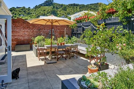 Photo of property in 25 Marine Parade, Eastbourne, Lower Hutt, 5013