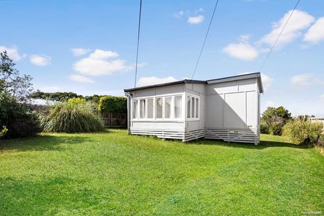 Photo of property in 1305 Whangaparaoa Road, Army Bay, Whangaparaoa, 0930