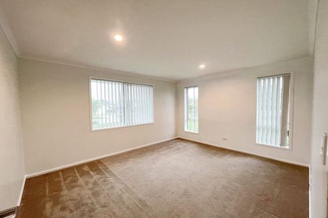 Photo of property in 9 Lamborn Drive, Papakura, 2110
