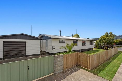 Photo of property in 1 Edgewater Grove, Whakatane, 3120
