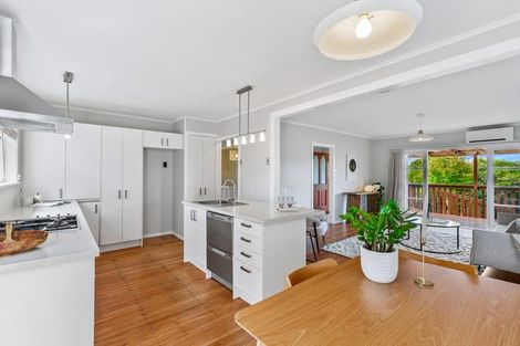 Photo of property in 242 Henderson Valley Road, Henderson, Auckland, 0612