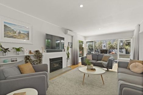 Photo of property in 2/526 Beach Road, Murrays Bay, Auckland, 0630