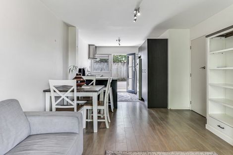 Photo of property in 3/6 Liverpool Street, Hamilton Central, Hamilton, 3204