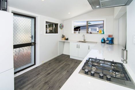 Photo of property in 25 Clifton Avenue, Carterton, 5713