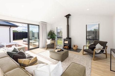 Photo of property in 2 Mccahon Drive, Rangiora, 7400