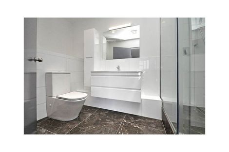 Photo of property in 7/2 Atarangi Road, Greenlane, Auckland, 1051
