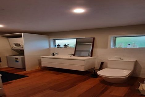 Photo of property in 37 West Lynn Road, Titirangi, Auckland, 0604