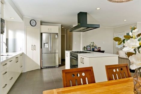 Photo of property in 54 Normanton Street, Glenfield, Auckland, 0629