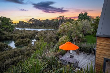 Photo of property in 39 Kent Terrace, Riverhead, 0820