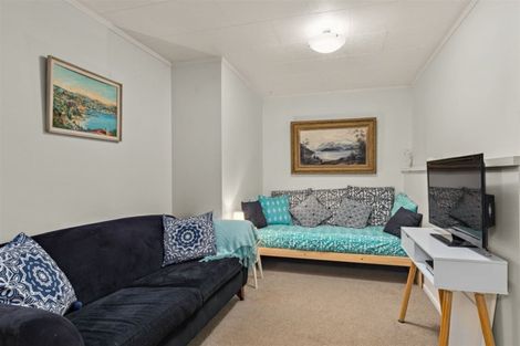 Photo of property in 70 Heathcote Road, Castor Bay, Auckland, 0620