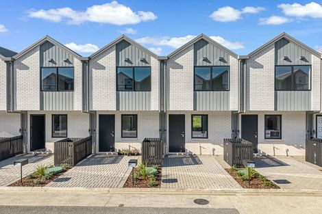 Photo of property in 2/21 Makomako Drive, Orewa, 0931