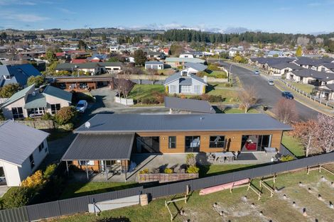 Photo of property in 21 Pop Andrew Drive, Te Anau, 9600