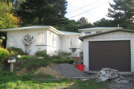 Photo of property in 8 Sunny Grove, Wainuiomata, Lower Hutt, 5014