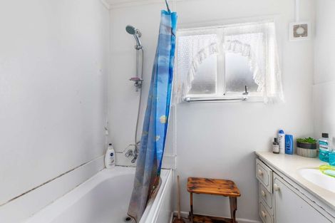 Photo of property in 8 Rollerson Street, Papakura, 2110