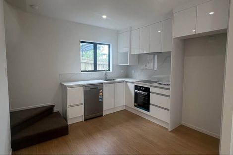 Photo of property in 2/71 Hillcrest Road, Papatoetoe, Auckland, 2025