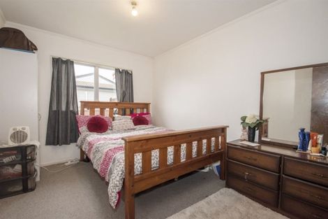 Photo of property in 280 Shakespeare Street, Leamington, Cambridge, 3432