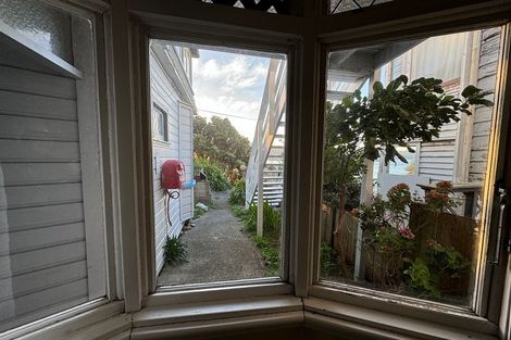 Photo of property in 4 Levy Street, Mount Victoria, Wellington, 6011