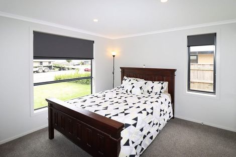 Photo of property in 5 Angus Place, Carterton, 5713