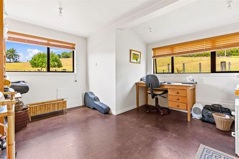 Photo of property in 321 Muriwai Valley Road, Muriwai, Waimauku, 0881