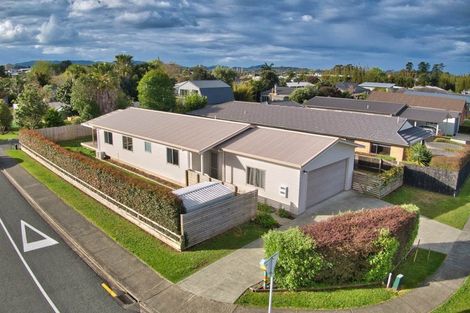 Photo of property in 16 Kedge Drive, Mangawhai, 0505