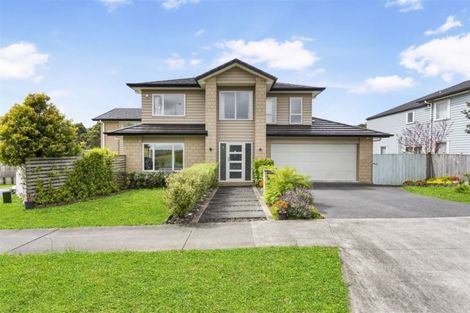 Photo of property in 23 Ravello Rise, Flat Bush, Auckland, 2019
