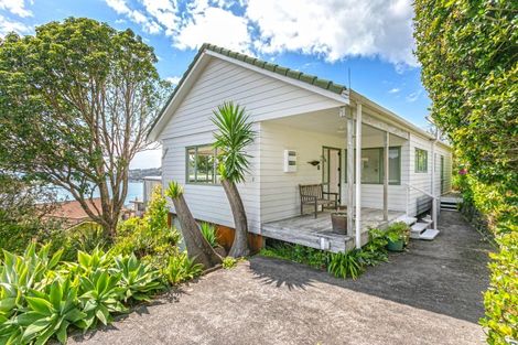 Photo of property in 2 Tairua Heights, Tairua, 3508