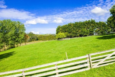 Photo of property in 39b Petley Road, Paparoa, 0571