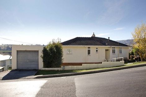 Photo of property in 34 Branxholm Street, Roxburgh, 9500