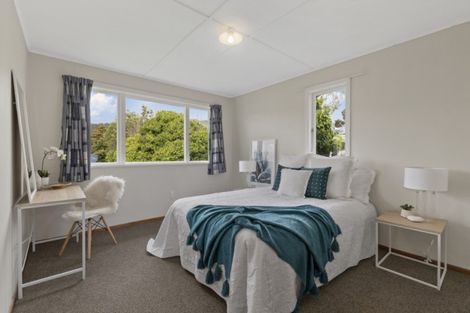 Photo of property in 25 Bird Grove, Stokes Valley, Lower Hutt, 5019