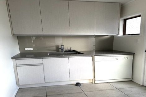 Photo of property in 2/13 Phoenix Place, Papatoetoe, Auckland, 2025