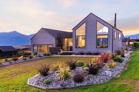 Photo of property in 8 Brett Lane, Jacks Point, Queenstown, 9371