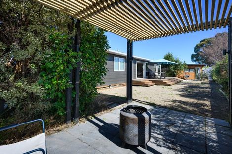 Photo of property in 10 Gladys Place, Kelvin Grove, Palmerston North, 4414