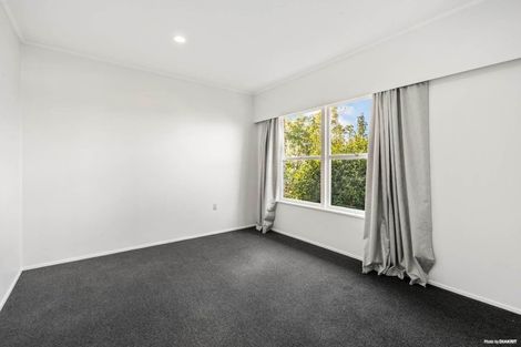 Photo of property in 2/31 Marcel Place, Glenfield, Auckland, 0629