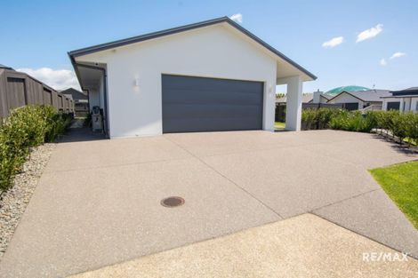 Photo of property in 54 Penetaka Heights, Pyes Pa, Tauranga, 3112