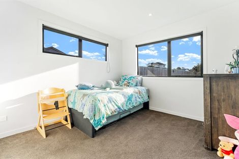 Photo of property in 7 Laguna Place, Matakatia, Whangaparaoa, 0930